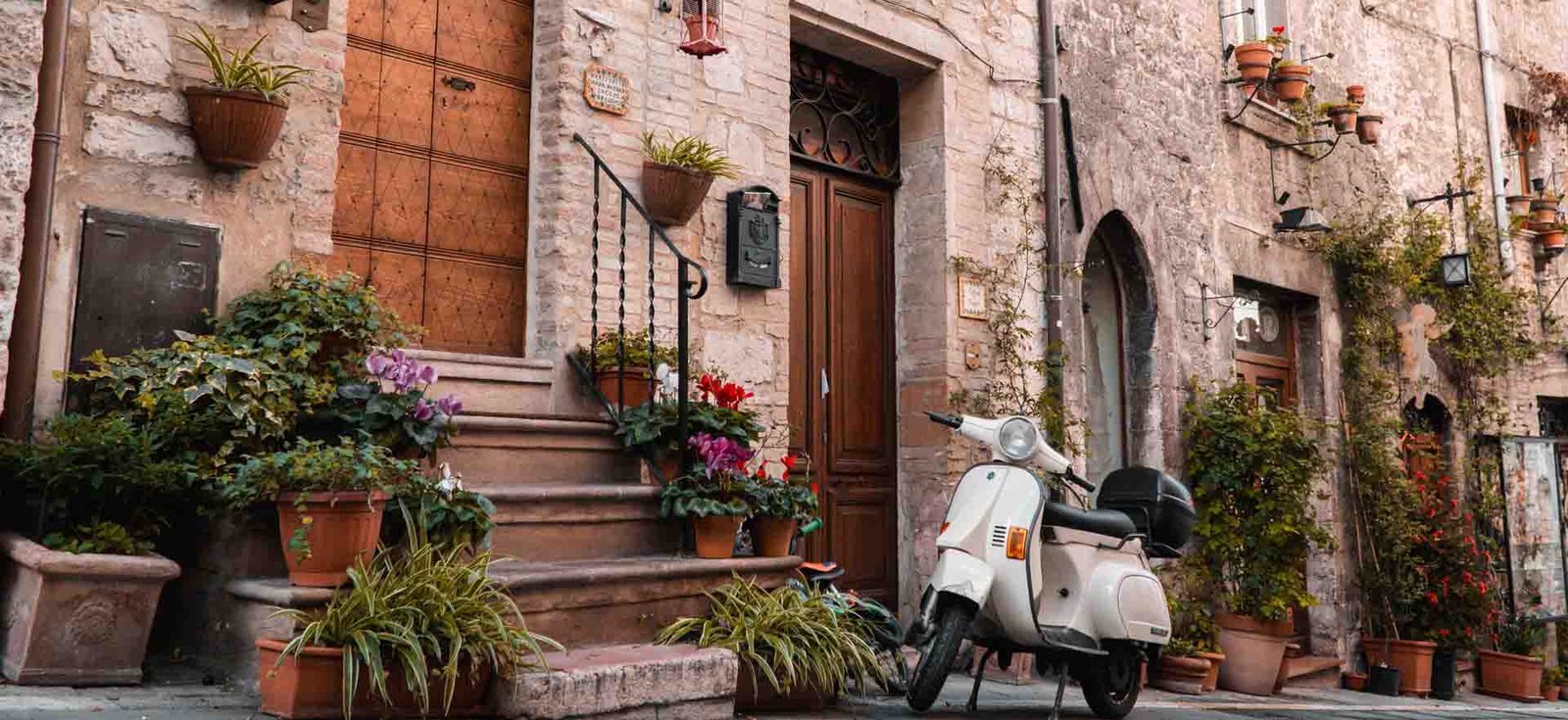 Corporate event activity in Rome with Vespa